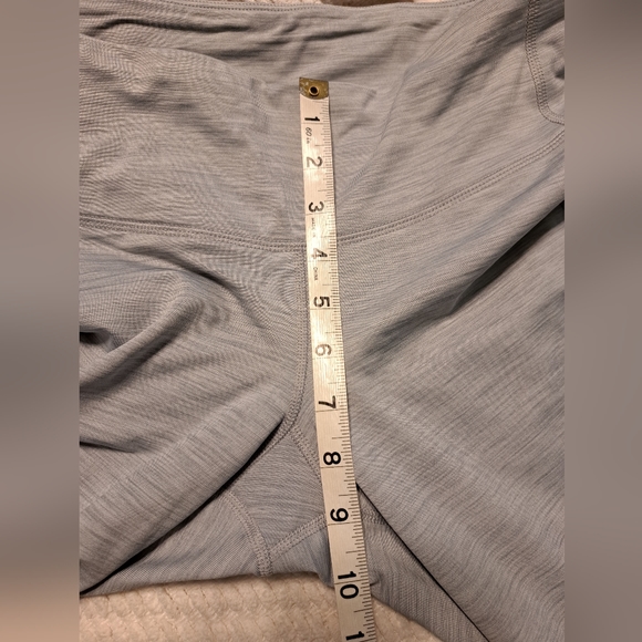 Old Navy Active Leggings Size M - Picture 9 of 10